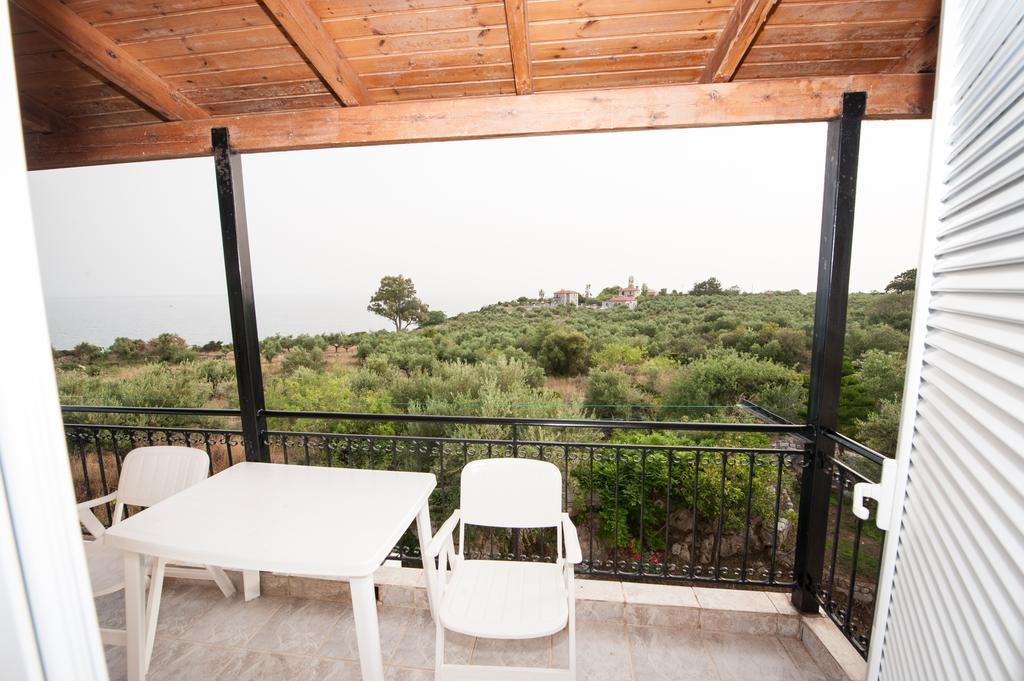 Kastraki Studios Stoupa Room photo